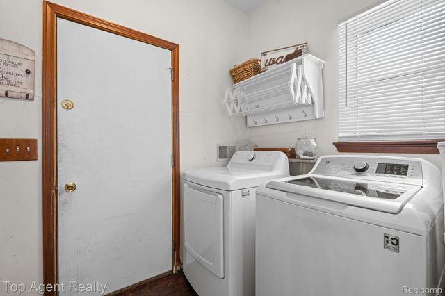 2601 Dagner Drive, Westland, MI 48186