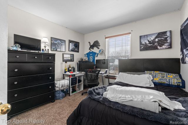 2601 Dagner Drive, Westland, MI 48186