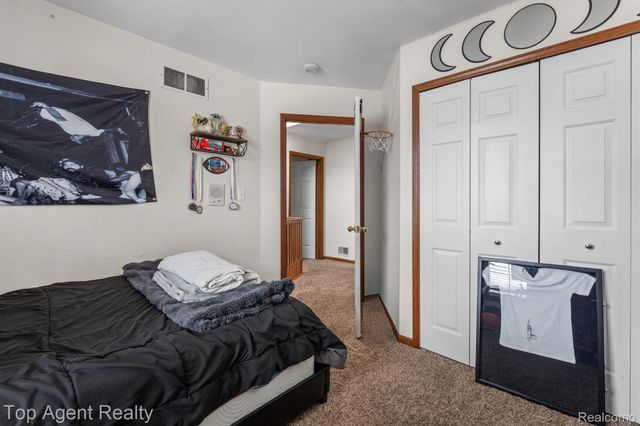 2601 Dagner Drive, Westland, MI 48186