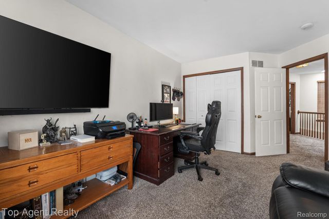 2601 Dagner Drive, Westland, MI 48186