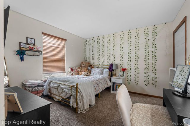 2601 Dagner Drive, Westland, MI 48186