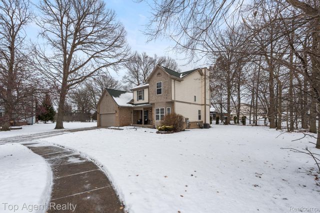 2601 Dagner Drive, Westland, MI 48186
