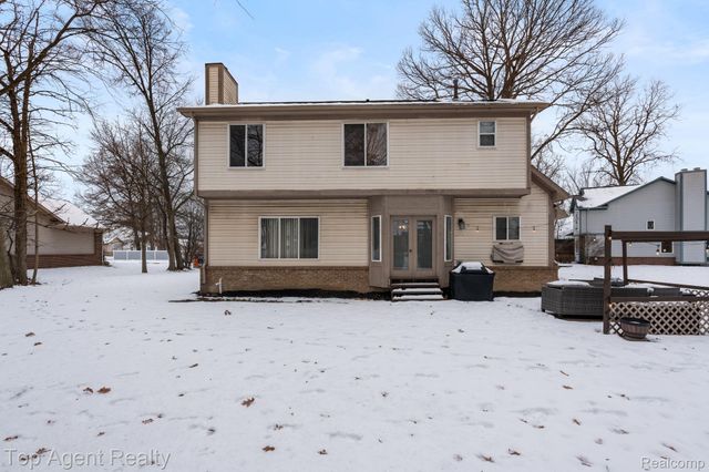 2601 Dagner Drive, Westland, MI 48186