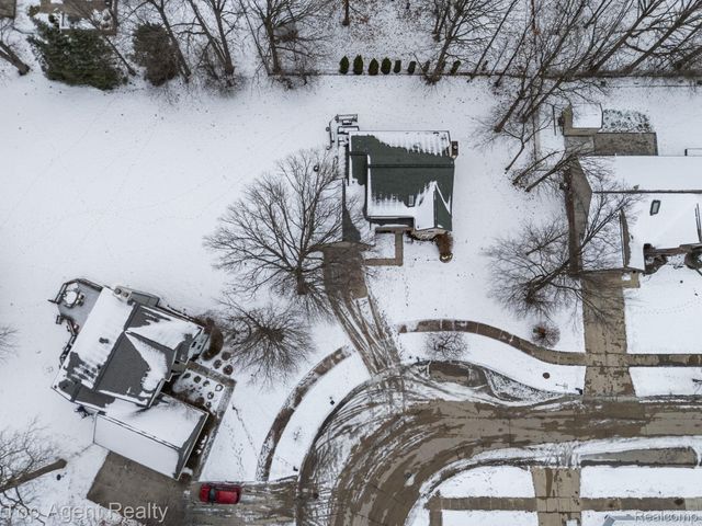 2601 Dagner Drive, Westland, MI 48186