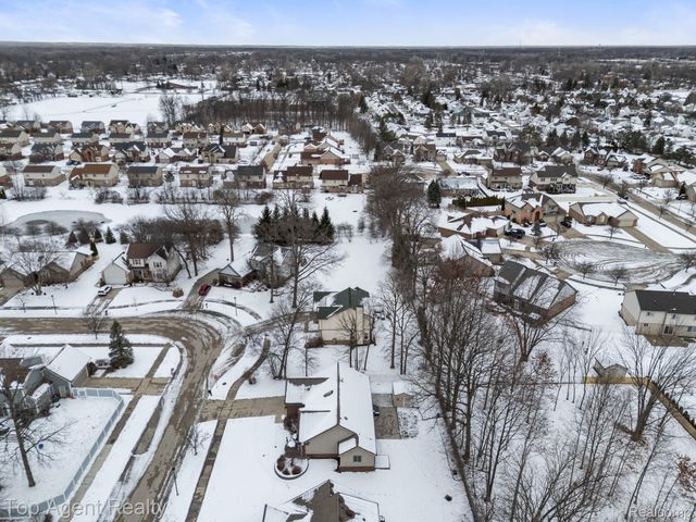 2601 Dagner Drive, Westland, MI 48186