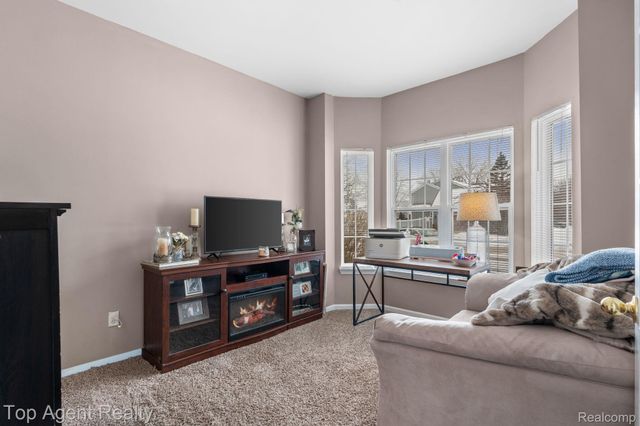 2601 Dagner Drive, Westland, MI 48186