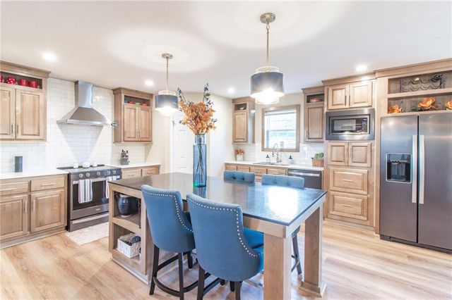 1399 NW 460th Road, Holden, MO 64040