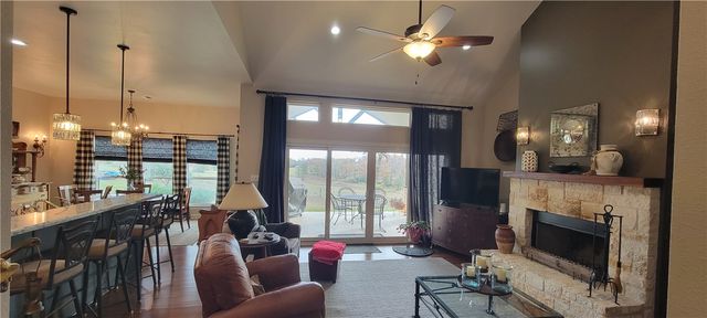 3104 Stonewood Drive, Franklin, TX 77856