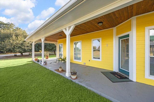 32410 Phyling Rd, Waller, TX 77484