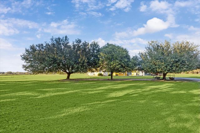 32410 Phyling Rd, Waller, TX 77484