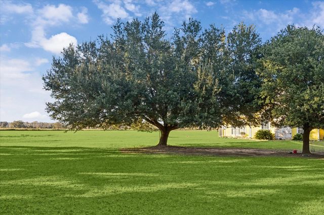 32410 Phyling Rd, Waller, TX 77484