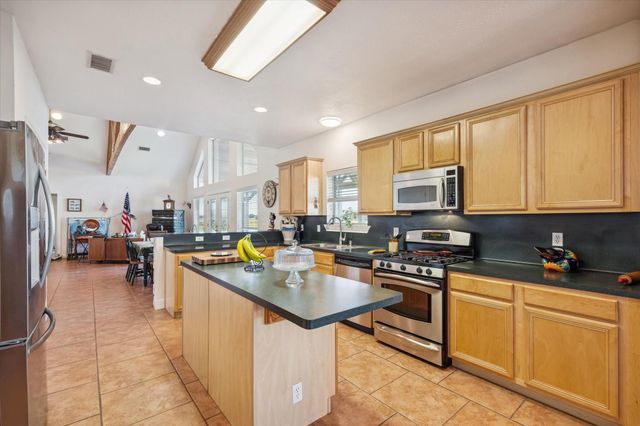 32410 Phyling Rd, Waller, TX 77484