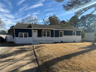 1057 Saint Julian Dr DR, Chesapeake, VA 23323