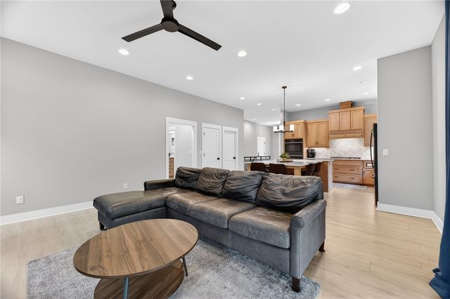 4 Morganshire Circle, Bella Vista, AR 72714