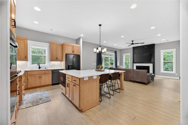 4 Morganshire Circle, Bella Vista, AR 72714