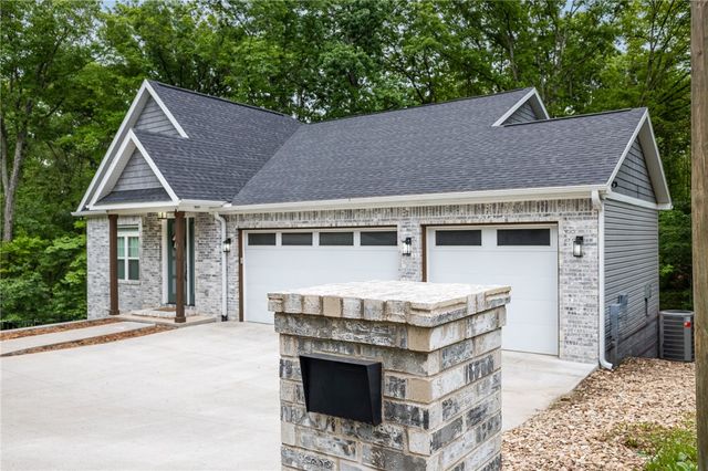 4 Morganshire Circle, Bella Vista, AR 72714