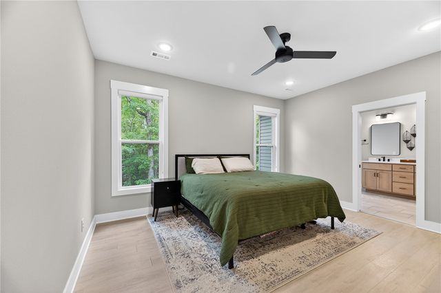 4 Morganshire Circle, Bella Vista, AR 72714