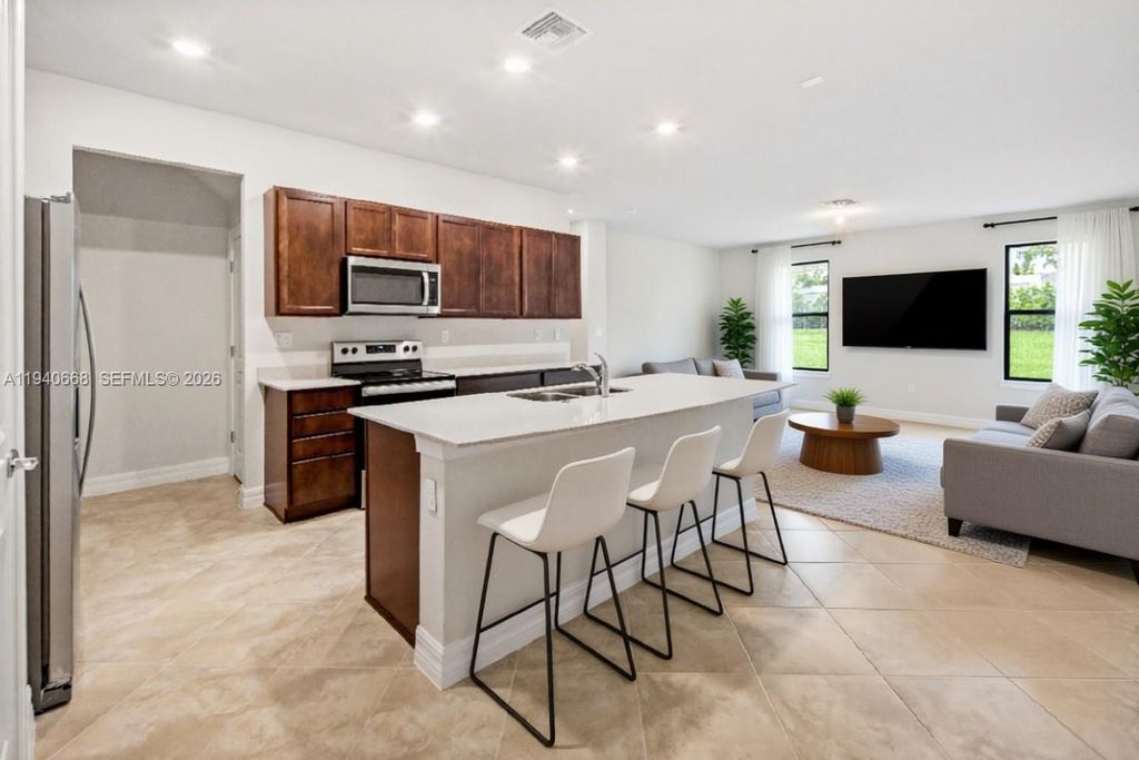 4488 E Appleton Cir E, Oakland Park, FL 33309