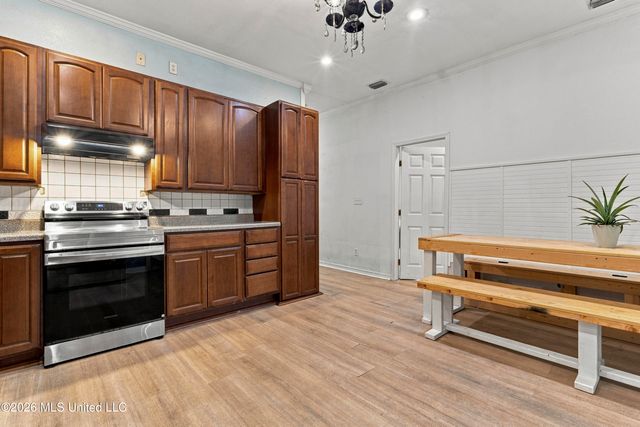 615 Mckinley Avenue, Pascagoula, MS 39567