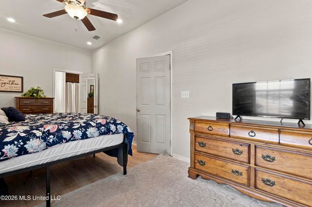 615 Mckinley Avenue, Pascagoula, MS 39567