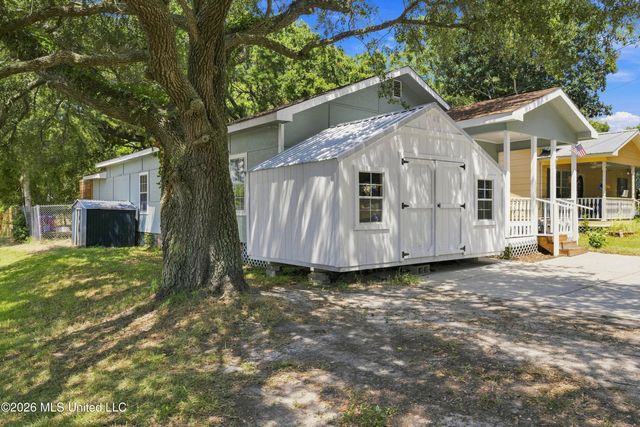 615 Mckinley Avenue, Pascagoula, MS 39567