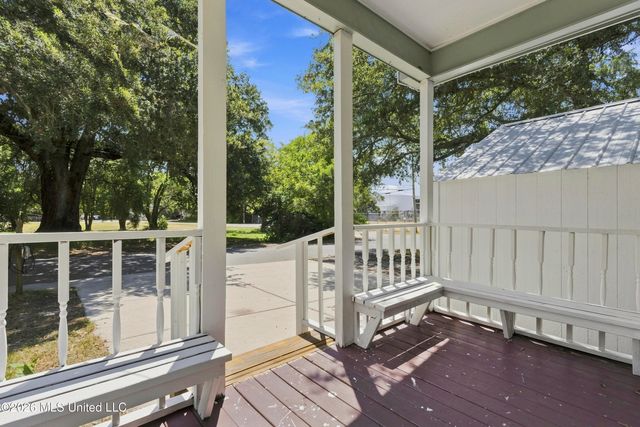 615 Mckinley Avenue, Pascagoula, MS 39567