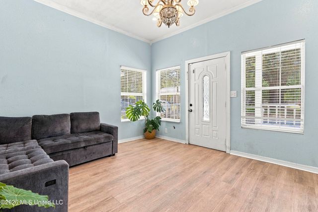 615 Mckinley Avenue, Pascagoula, MS 39567