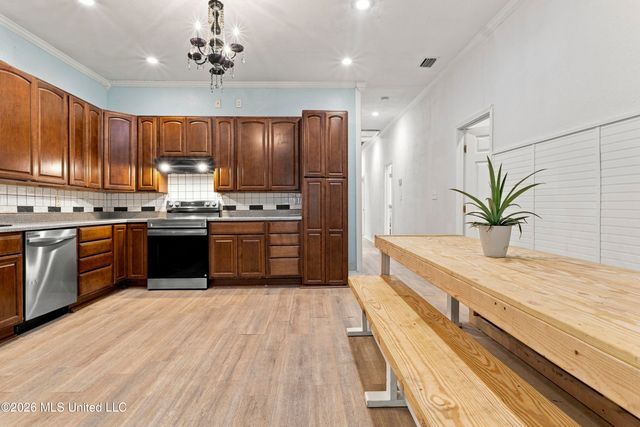 615 Mckinley Avenue, Pascagoula, MS 39567