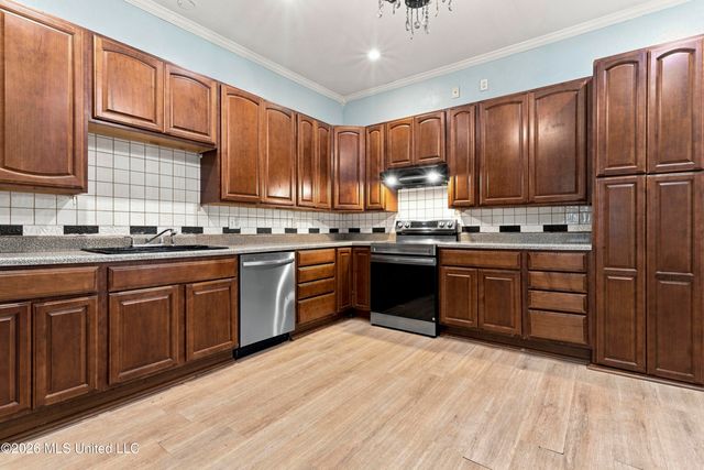 615 Mckinley Avenue, Pascagoula, MS 39567