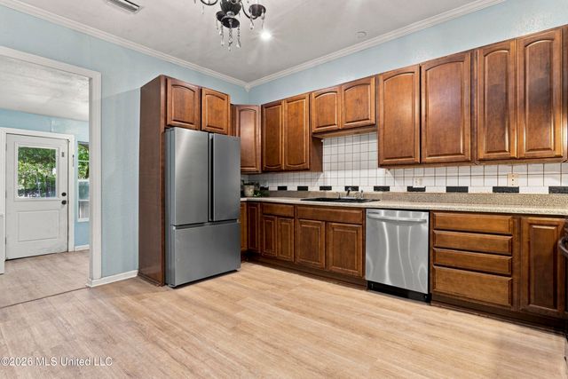 615 Mckinley Avenue, Pascagoula, MS 39567