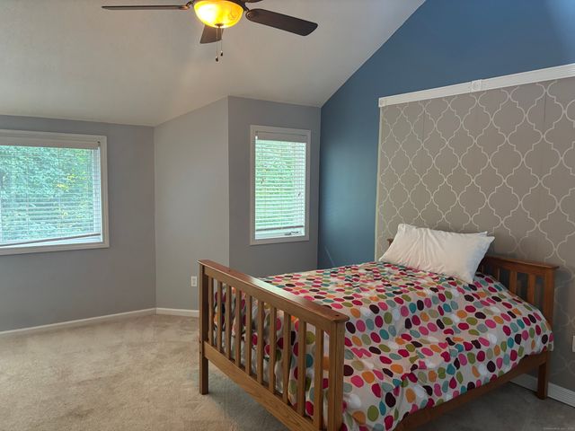 32 Far View Commons 32, Southbury, CT 06488