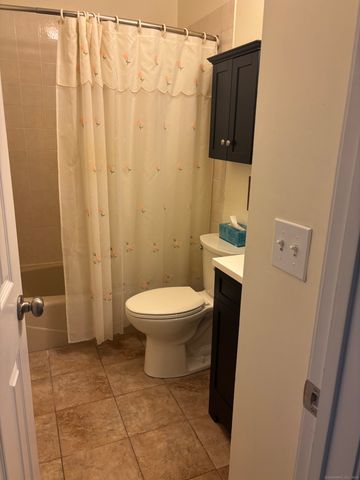 32 Far View Commons 32, Southbury, CT 06488