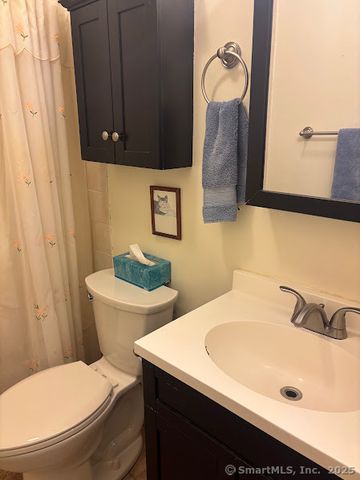 32 Far View Commons 32, Southbury, CT 06488