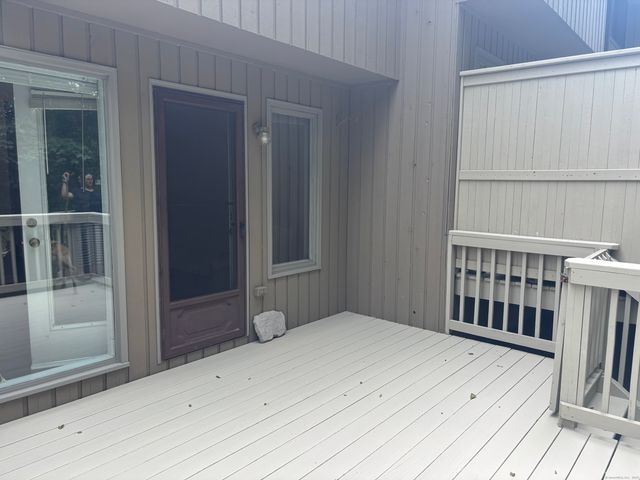 32 Far View Commons 32, Southbury, CT 06488