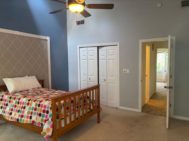 32 Far View Commons 32, Southbury, CT 06488