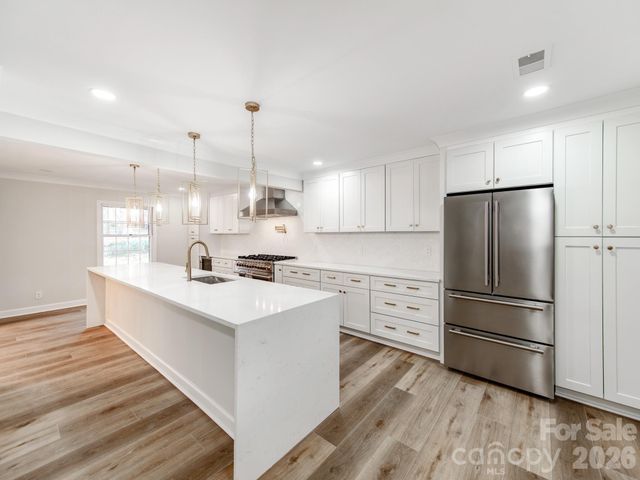 1632 Burtonwood Circle, Charlotte, NC 28212