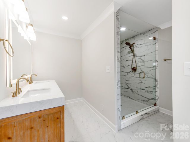 1632 Burtonwood Circle, Charlotte, NC 28212