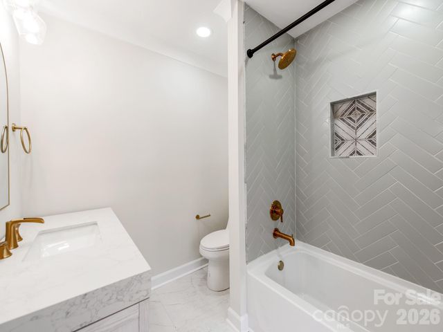 1632 Burtonwood Circle, Charlotte, NC 28212