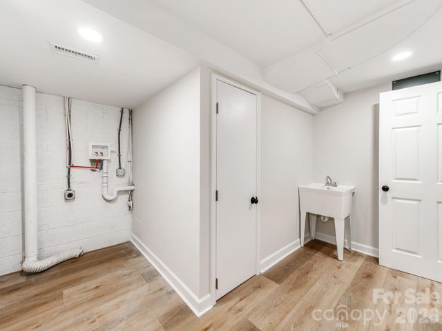 1632 Burtonwood Circle, Charlotte, NC 28212