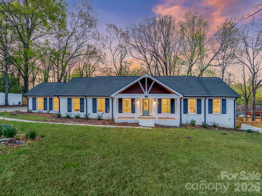 1632 Burtonwood Circle, Charlotte, NC 28212