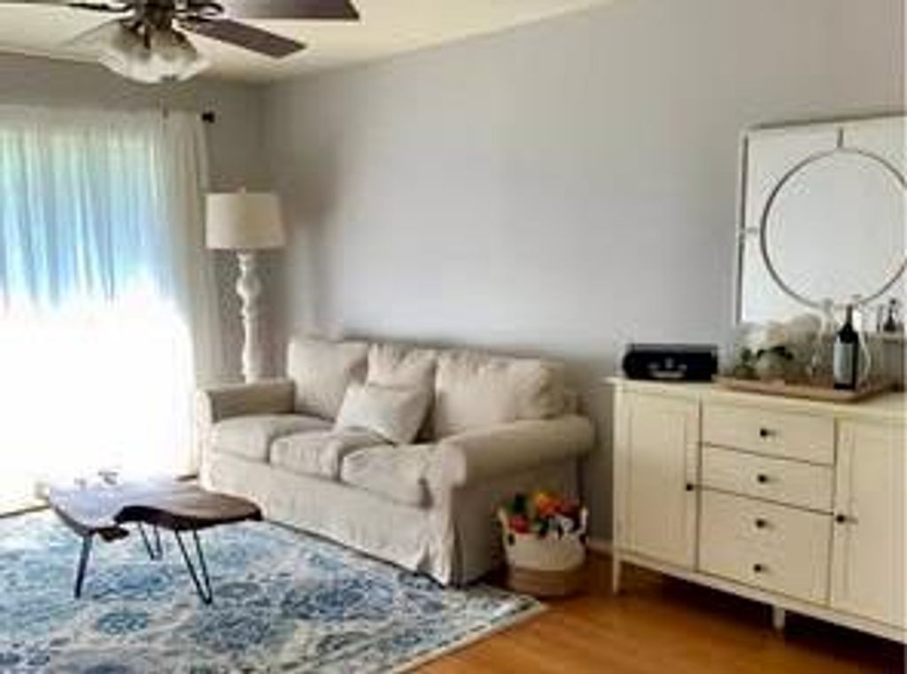 5320 Balcones DR H, Austin, TX 78731