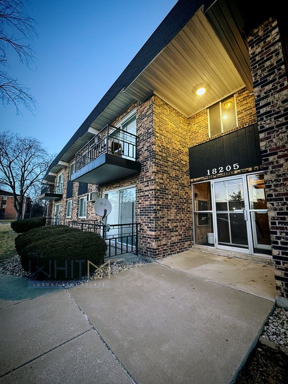 18205 HART Drive 3A, Homewood, IL 60430