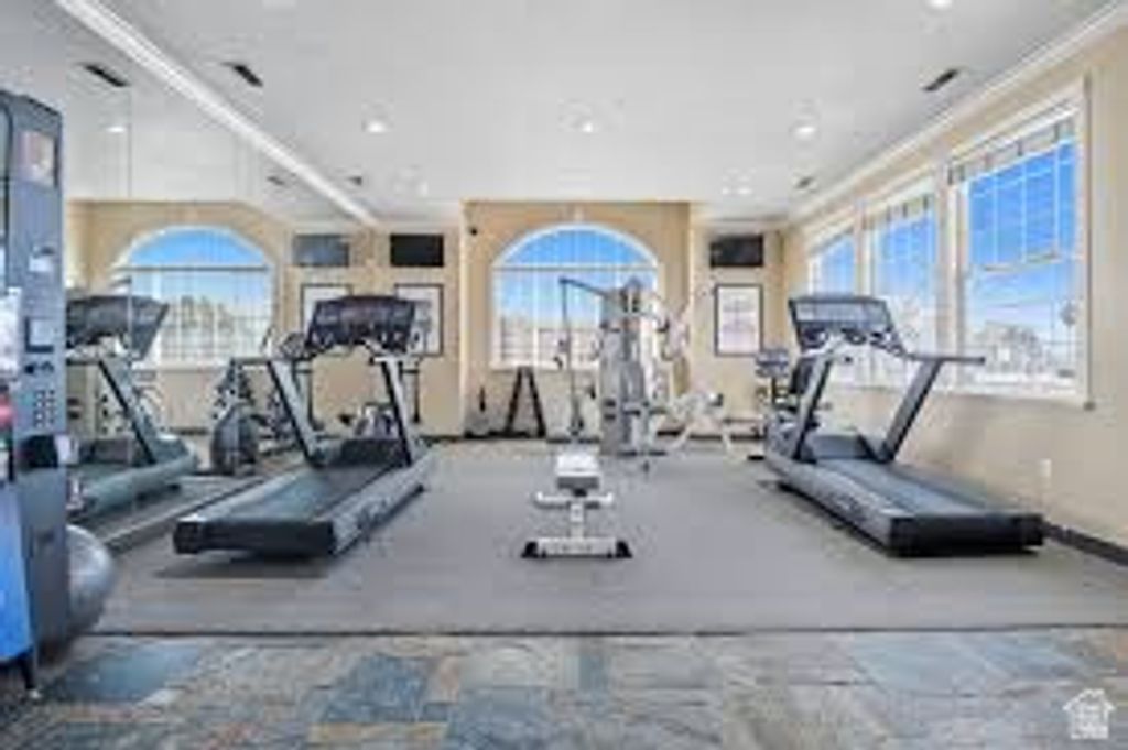 Image 4 of property listing at 442 W 1430 S #421, Orem, UT 84058