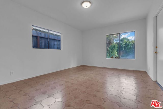 152 S Kilkea Drive, Los Angeles, CA 90048