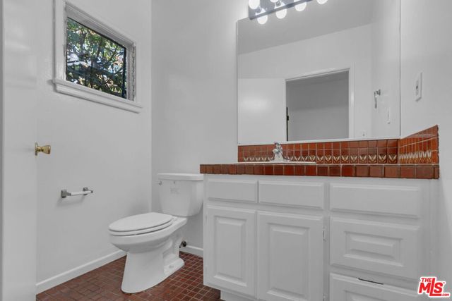 152 S Kilkea Drive, Los Angeles, CA 90048