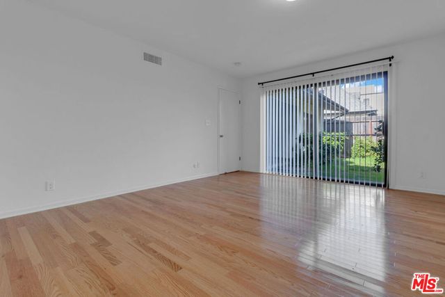 152 S Kilkea Drive, Los Angeles, CA 90048