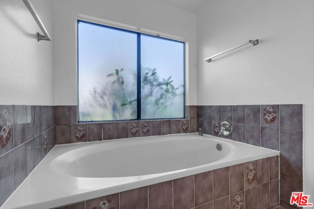 152 S Kilkea Drive, Los Angeles, CA 90048