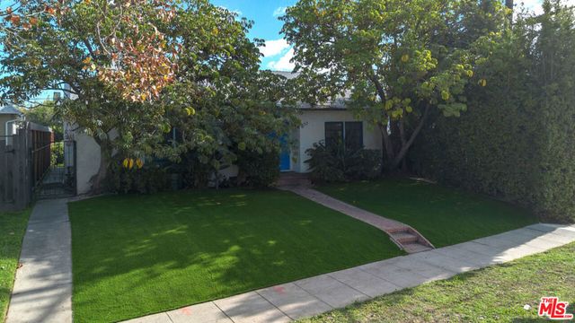 152 S Kilkea Drive, Los Angeles, CA 90048