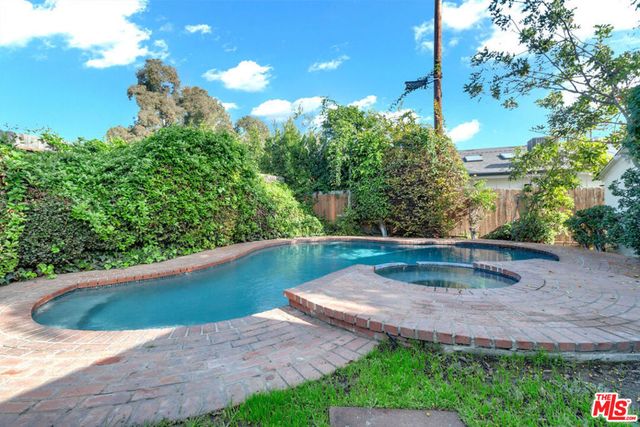 152 S Kilkea Drive, Los Angeles, CA 90048