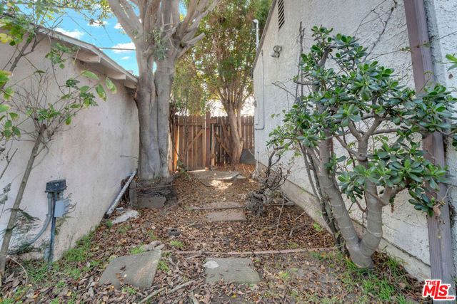 152 S Kilkea Drive, Los Angeles, CA 90048